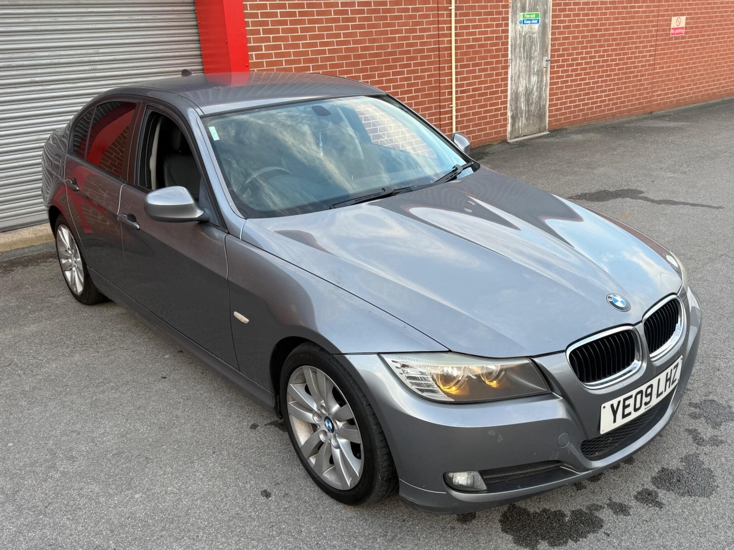 Used BMW 3 Series 2009 for sale - 76446533: Photo 2