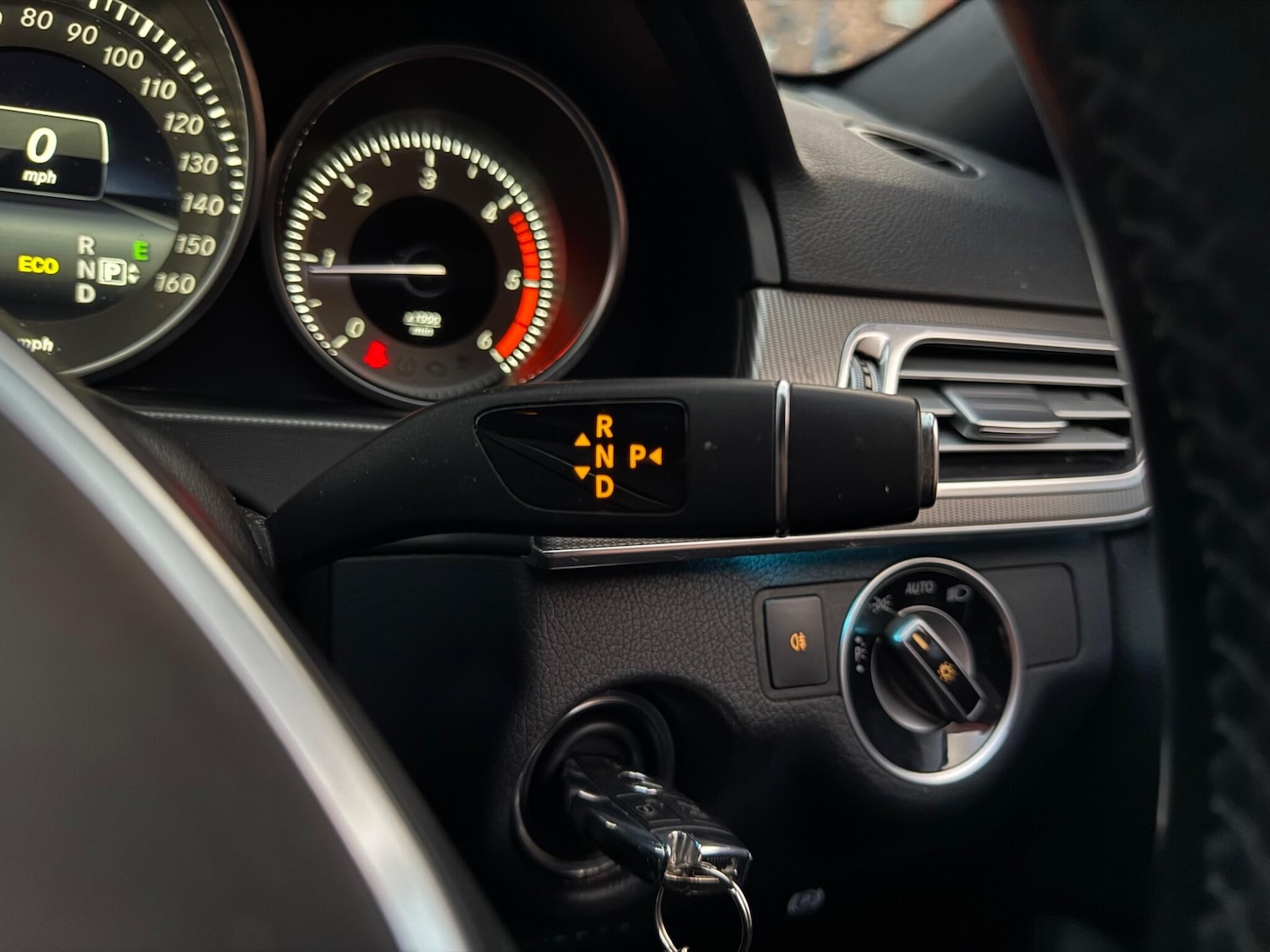 Used Mercedes-Benz E Class 2013 for sale - 77637680: Photo 12