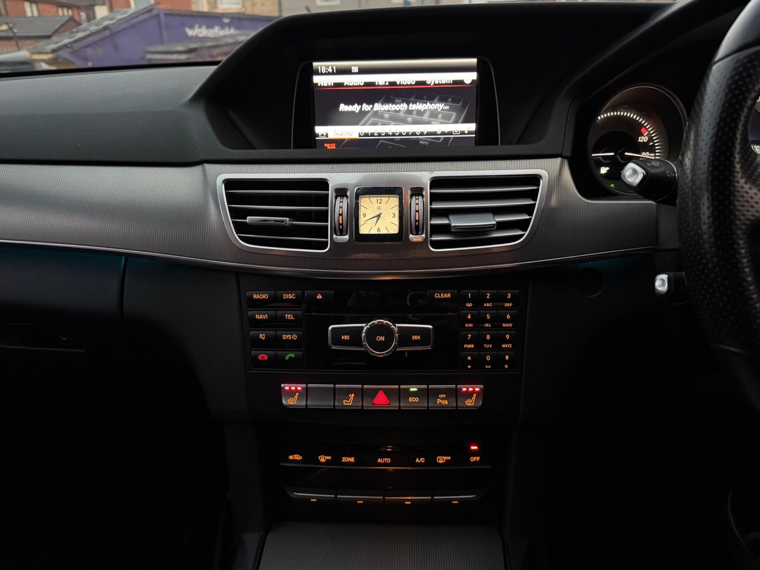 Used Mercedes-Benz E Class 2013 for sale - 77637680: Photo 17