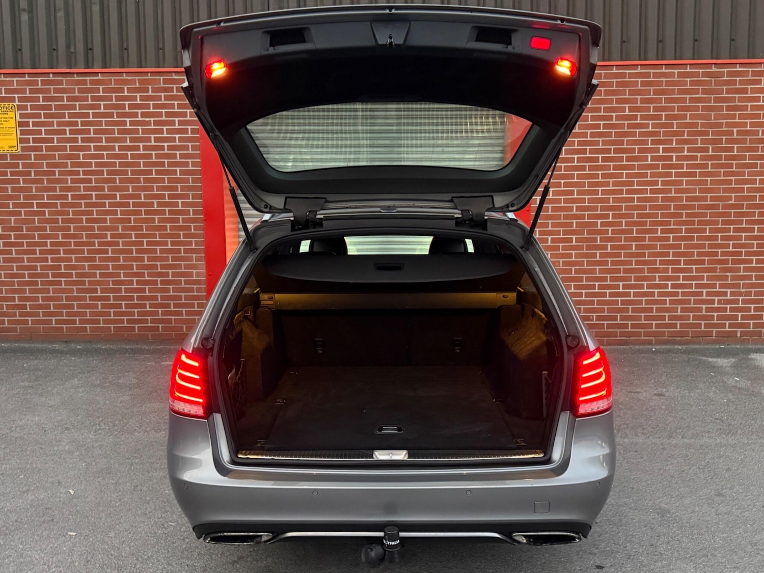 Used Mercedes-Benz E Class 2013 for sale - 77637680: Photo 36