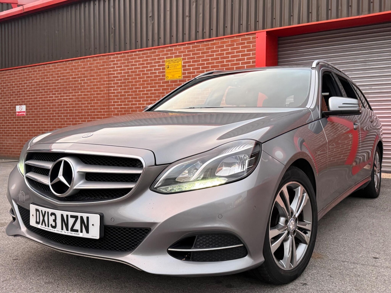 Used Mercedes-Benz E Class 2013 for sale - 77637680: Photo 5