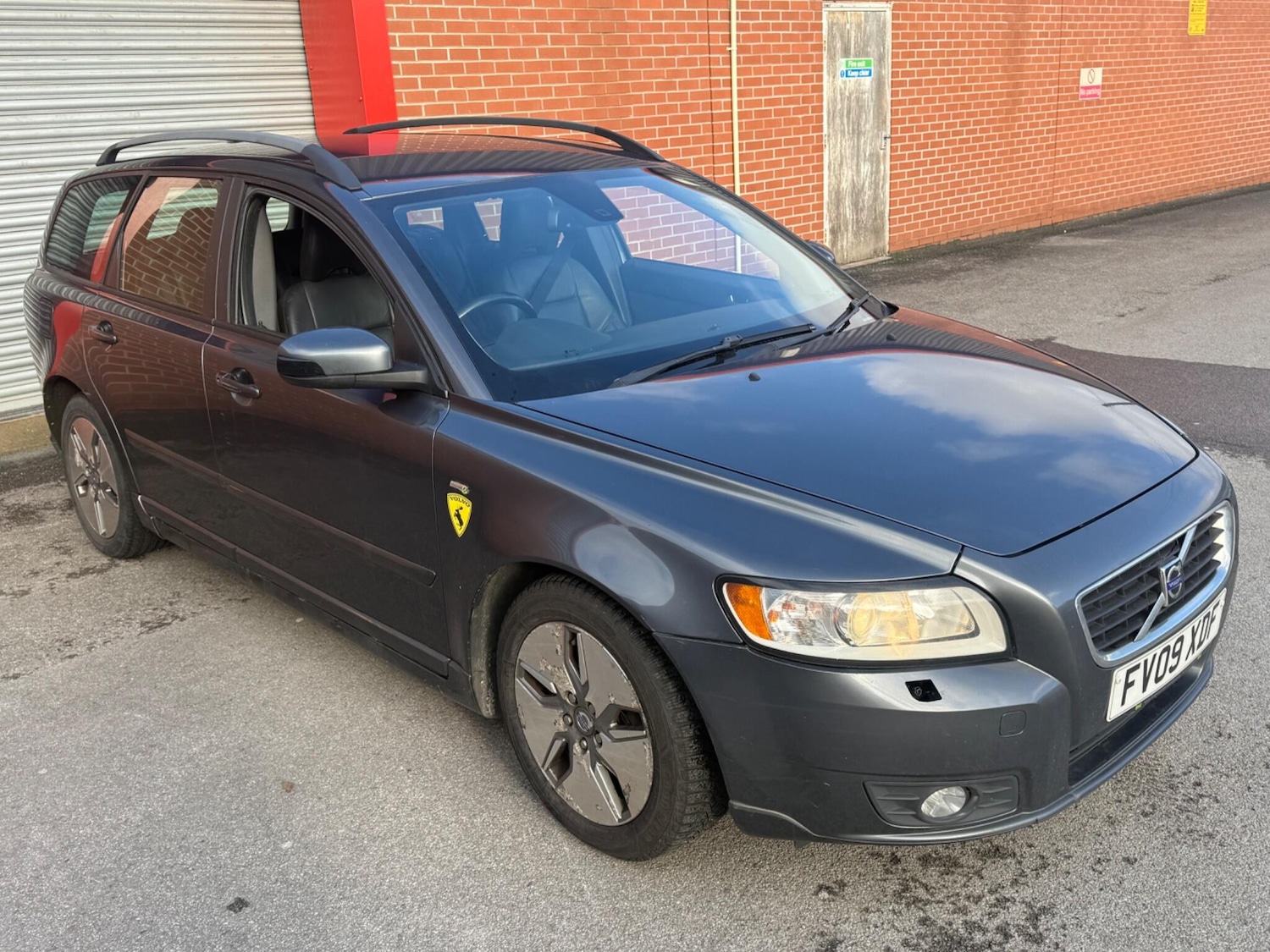 Used Volvo V50 2009 for sale - 77314735: Photo 2