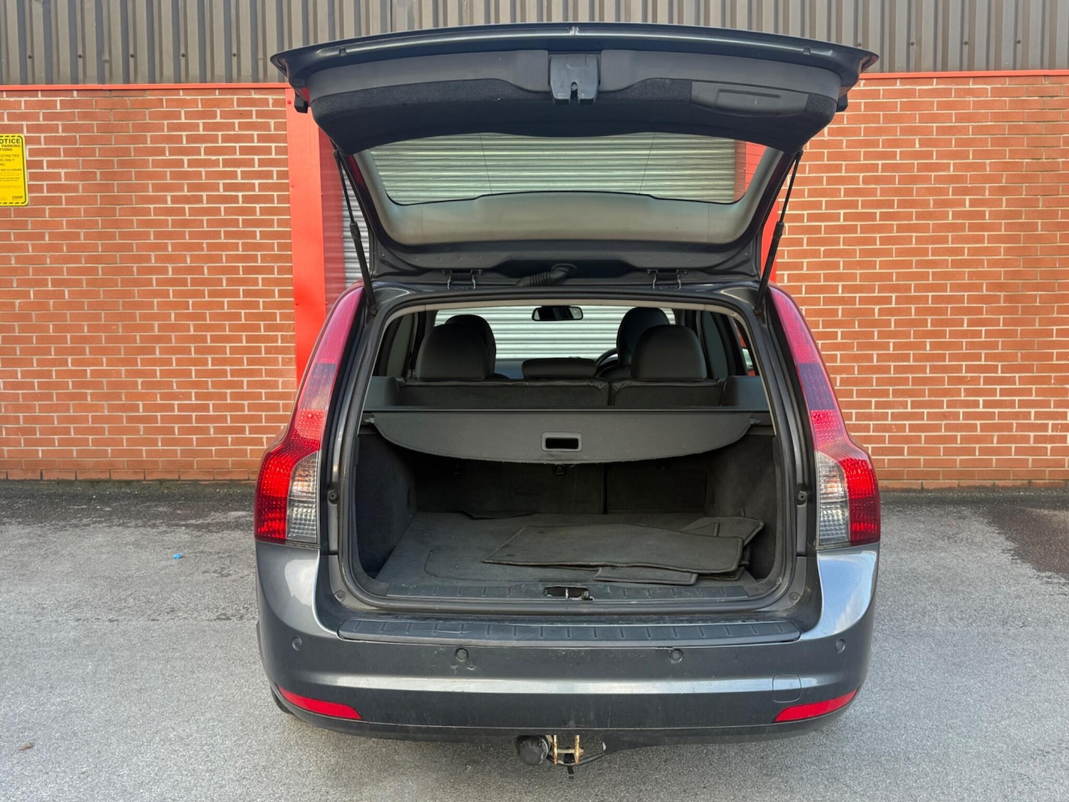 Used Volvo V50 2009 for sale - 77314735: Photo 34