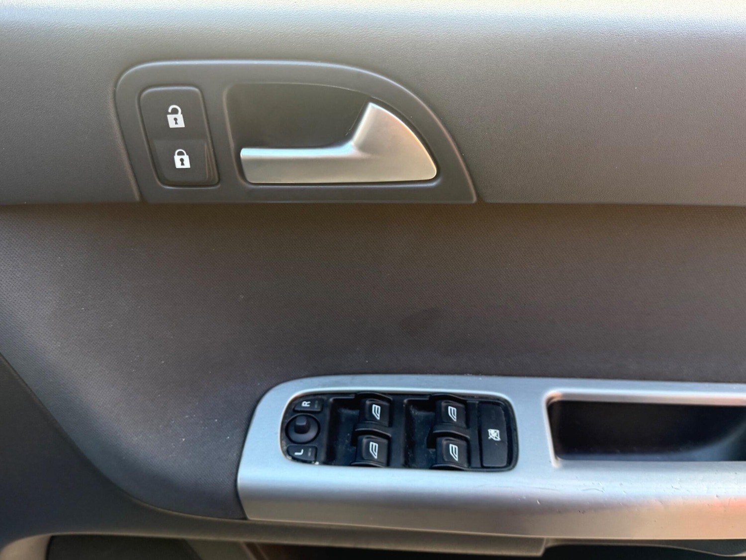 Used Volvo V50 2009 for sale - 77314735: Photo 9