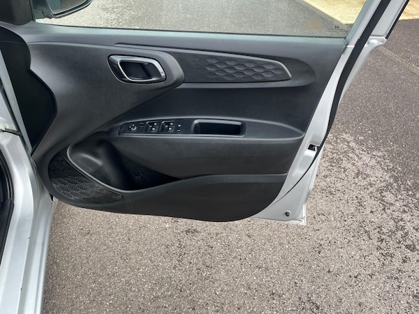 Used Hyundai i10 2022 for sale - 75600645: Photo 24
