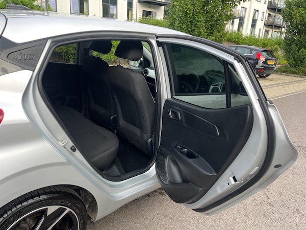Used Hyundai i10 2022 for sale - 75600645: Photo 34