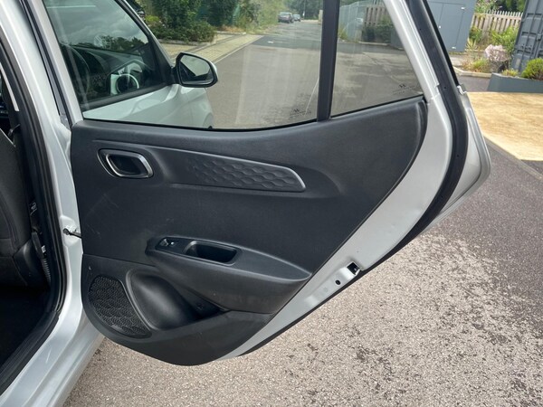 Used Hyundai i10 2022 for sale - 75600645: Photo 35