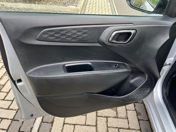 Used Hyundai i10 2022 for sale - 75600645: Photo 38