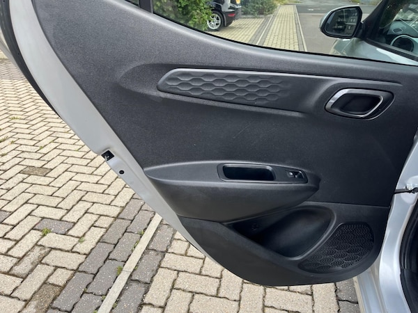 Used Hyundai i10 2022 for sale - 75600645: Photo 42