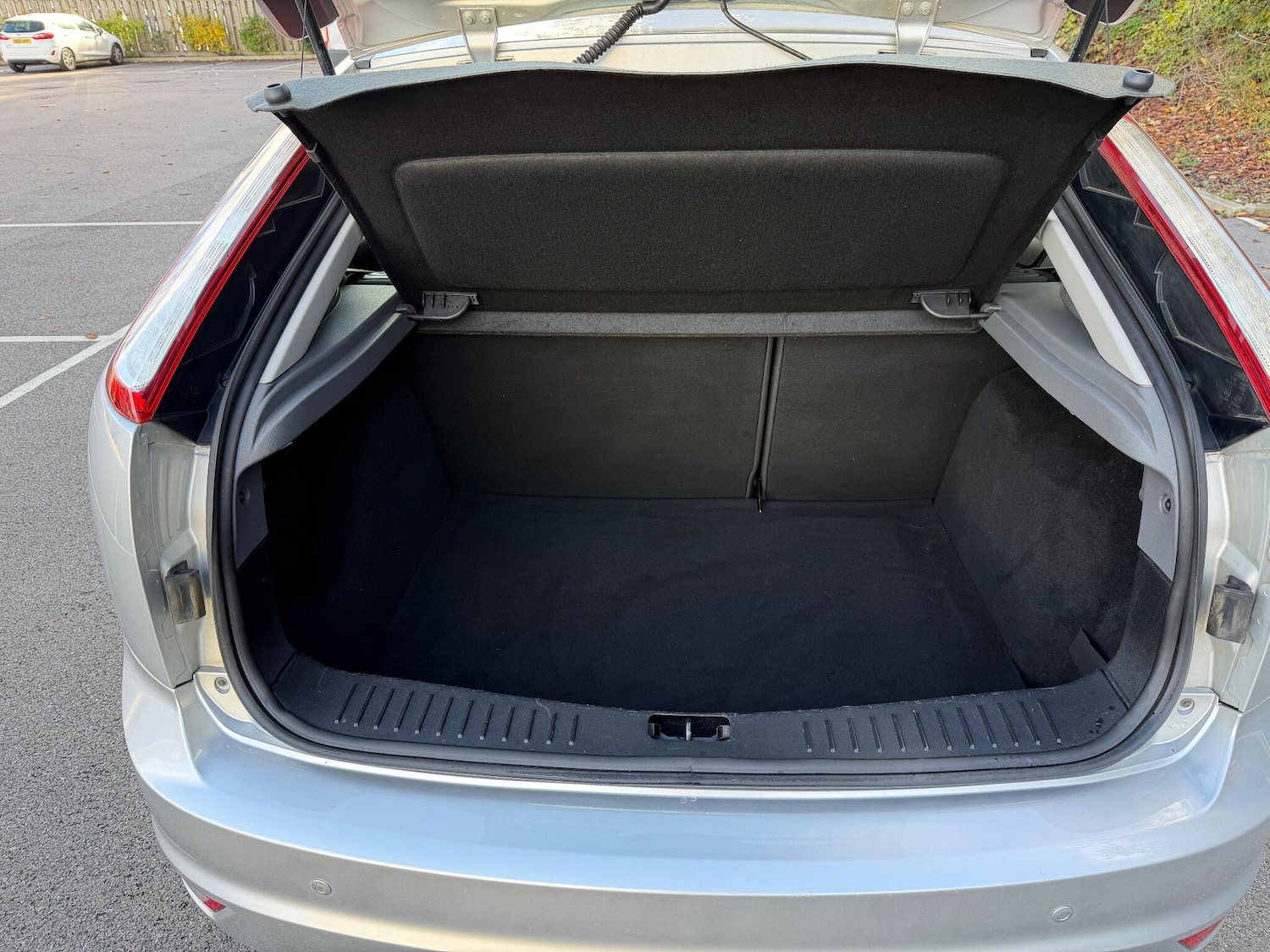 Used Ford Focus 2010 for sale - 76360108: Photo 18