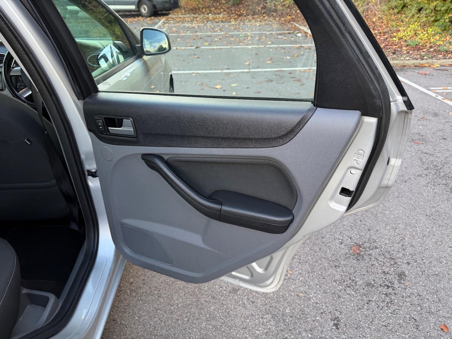 Used Ford Focus 2010 for sale - 76360108: Photo 23