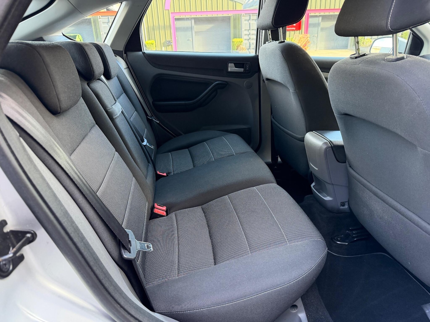 Used Ford Focus 2010 for sale - 76360108: Photo 24