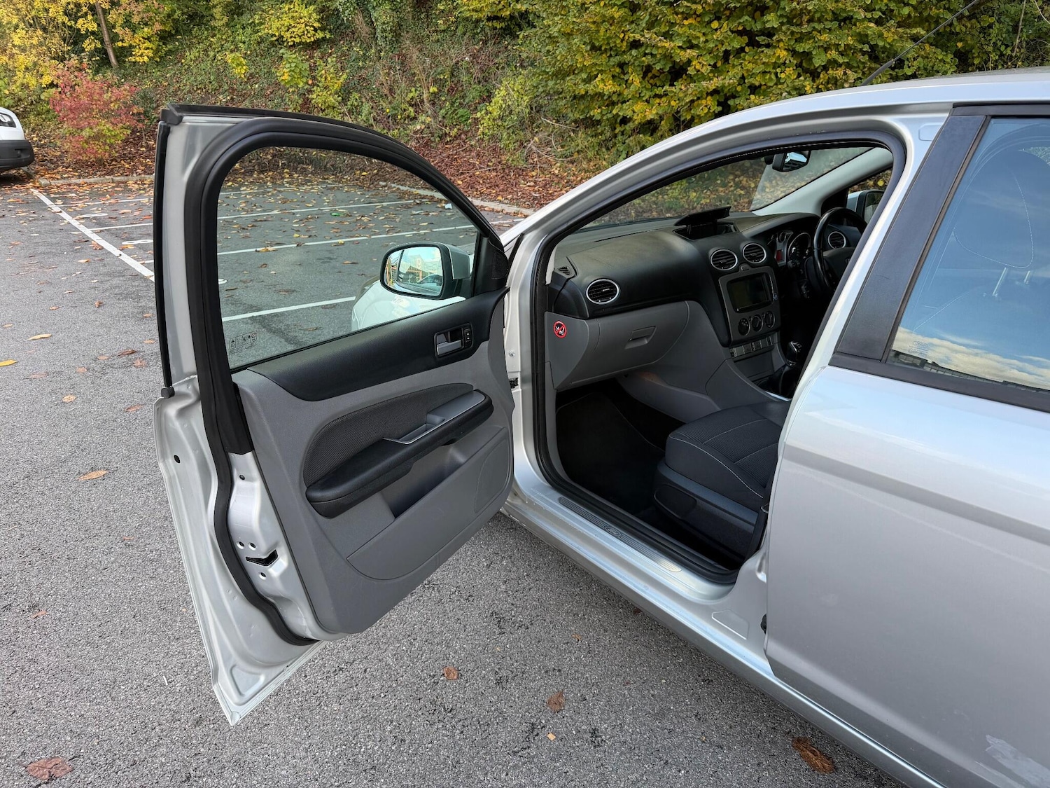 Used Ford Focus 2010 for sale - 76360108: Photo 27