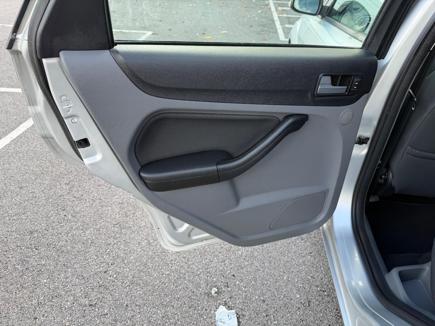 Used Ford Focus 2010 for sale - 76360108: Photo 32