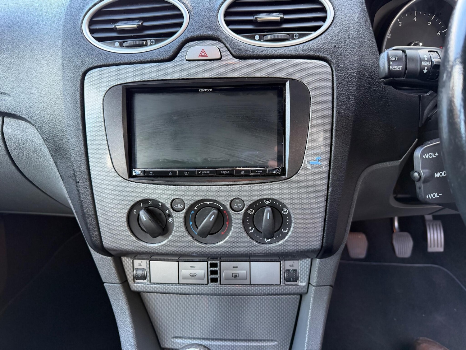 Used Ford Focus 2010 for sale - 76360108: Photo 36