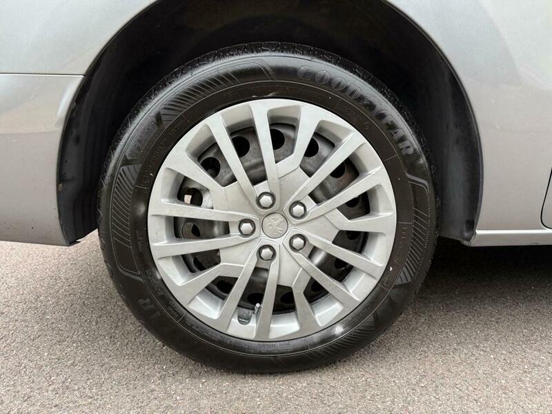 Used Peugeot Traveller 2020 for sale - 76215562: Photo 13