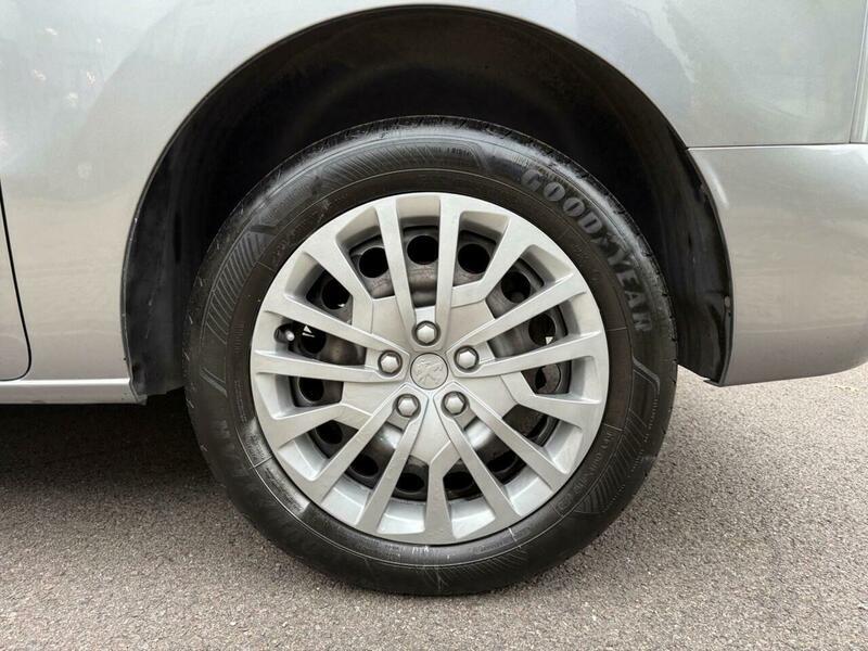 Used Peugeot Traveller 2020 for sale - 76215562: Photo 15