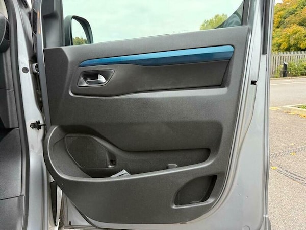 Used Peugeot Traveller 2020 for sale - 76215562: Photo 32