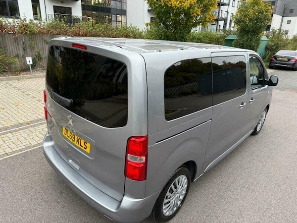 Used Peugeot Traveller 2020 for sale - 76215562: Photo 5