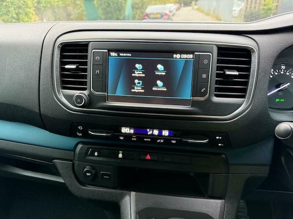 Used Peugeot Traveller 2020 for sale - 76215562: Photo 87
