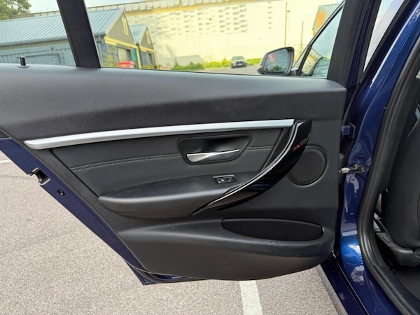 Used BMW 3 Series 2018 for sale - 76136326: Photo 29