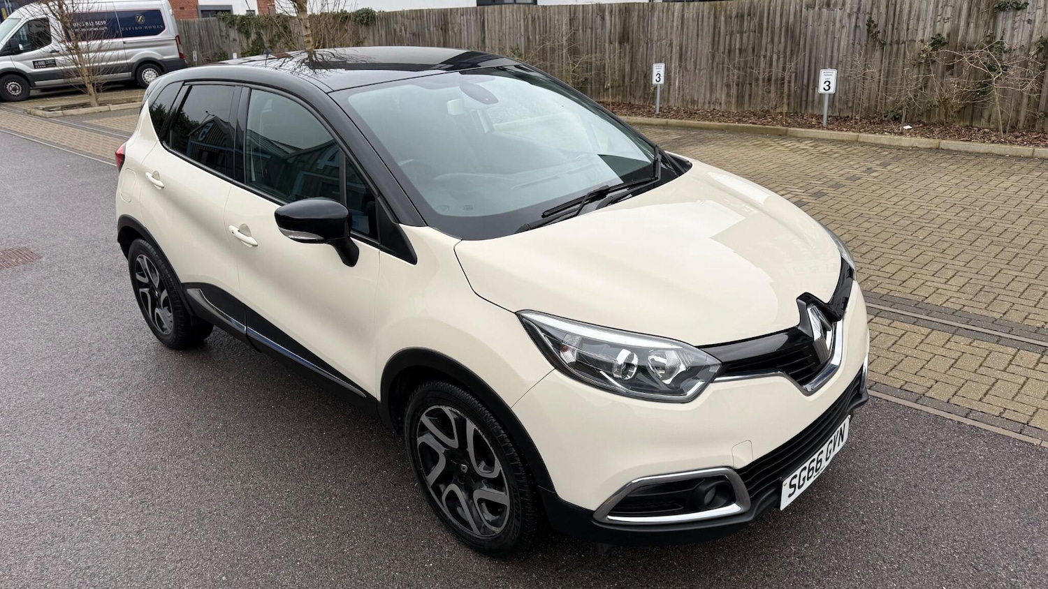 Used Renault Captur 2016 for sale - 77611862: Photo 1