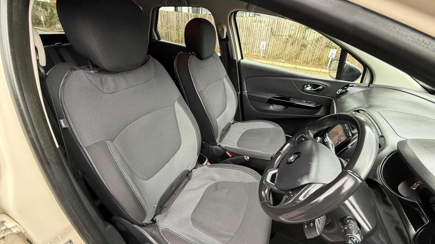 Used Renault Captur 2016 for sale - 77611862: Photo 34