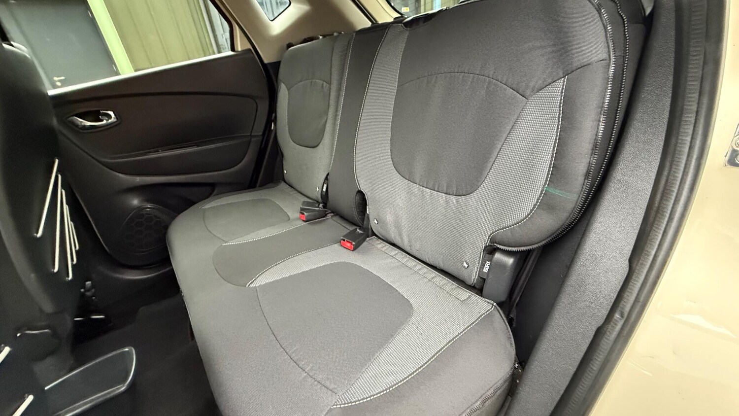 Used Renault Captur 2016 for sale - 77611862: Photo 42