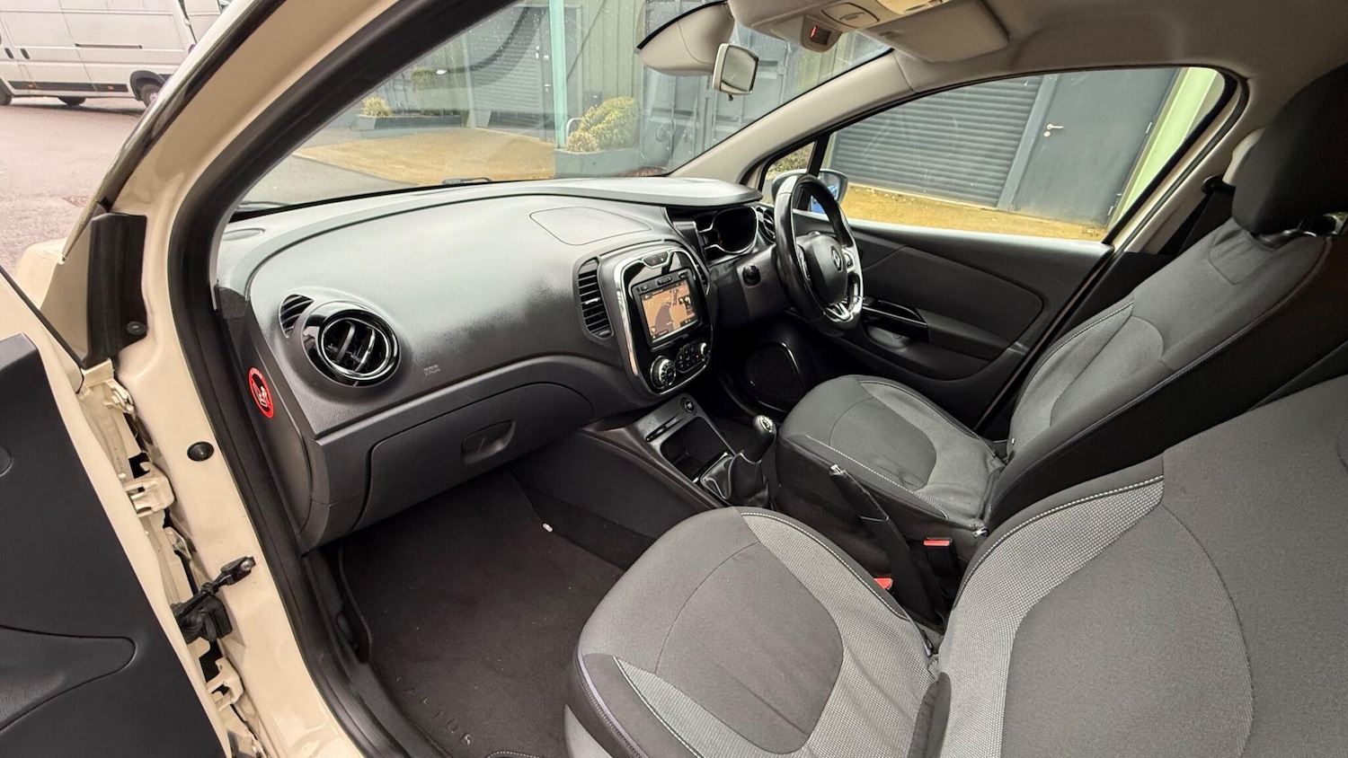 Used Renault Captur 2016 for sale - 77611862: Photo 47