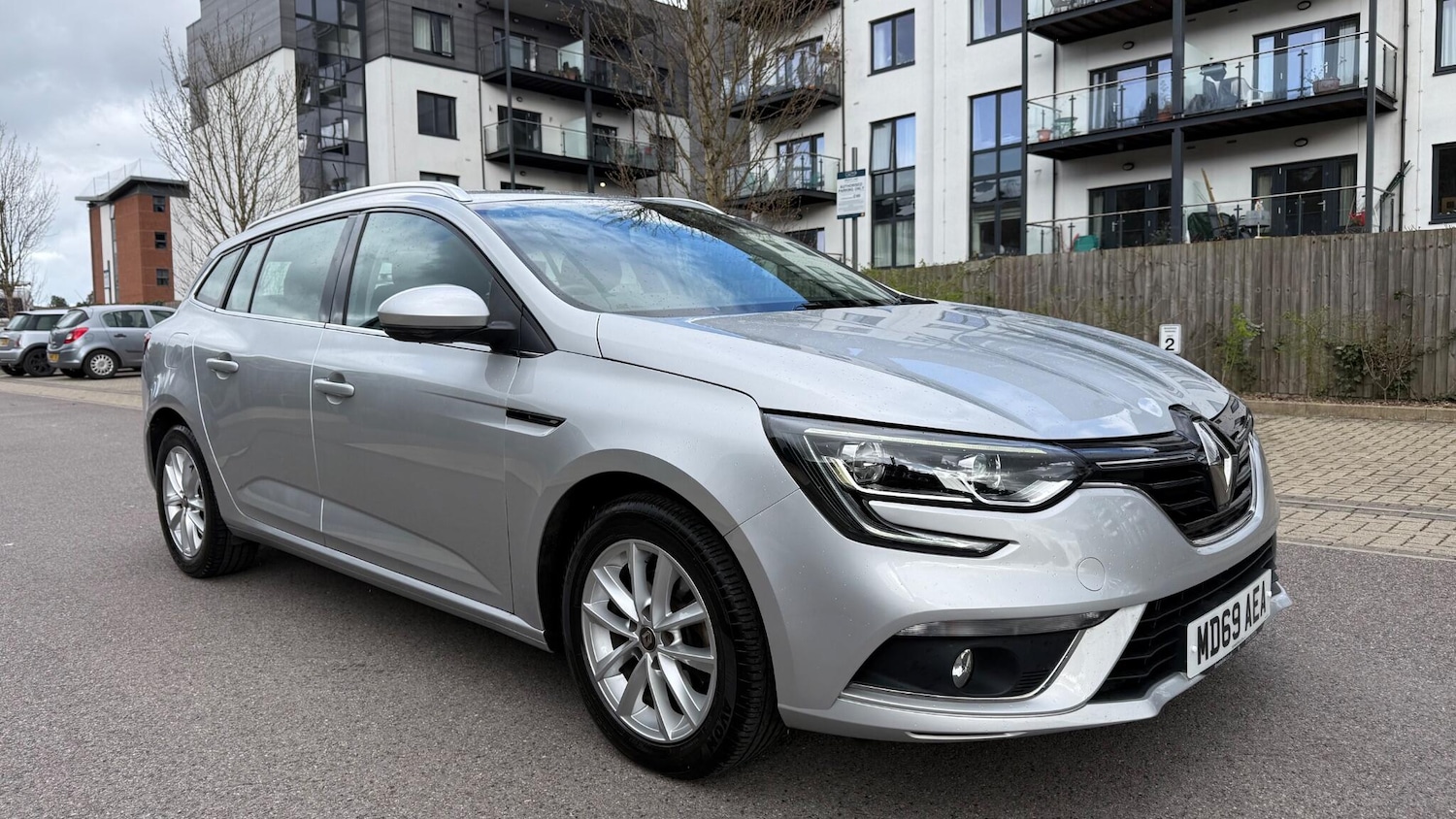 Used Renault Megane 2019 for sale - 77839760: Photo 2