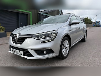 Used Renault Megane 2019 for sale - 77839760: Photo