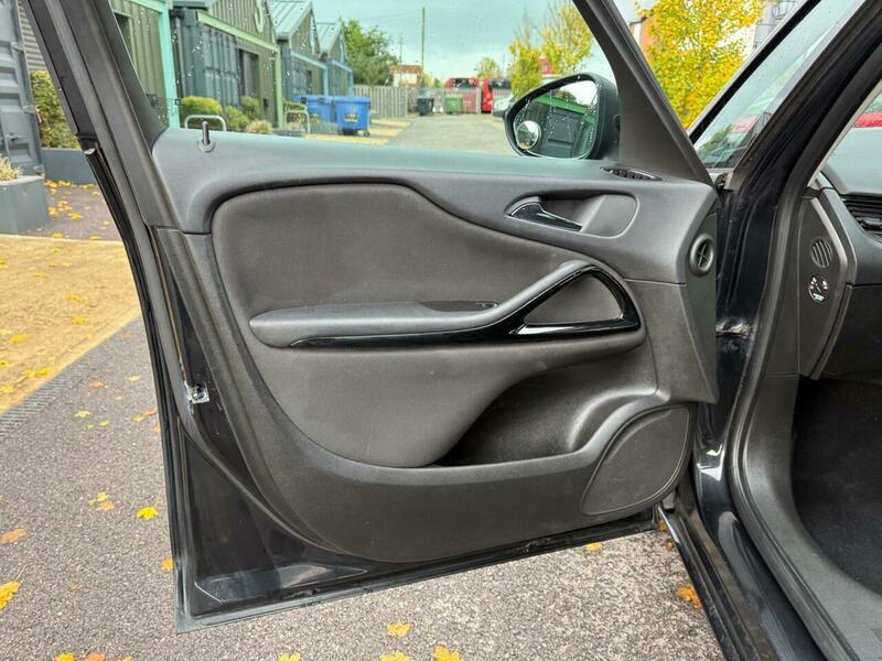 Used Vauxhall Zafira Tourer 2014 for sale - 76361061: Photo 40