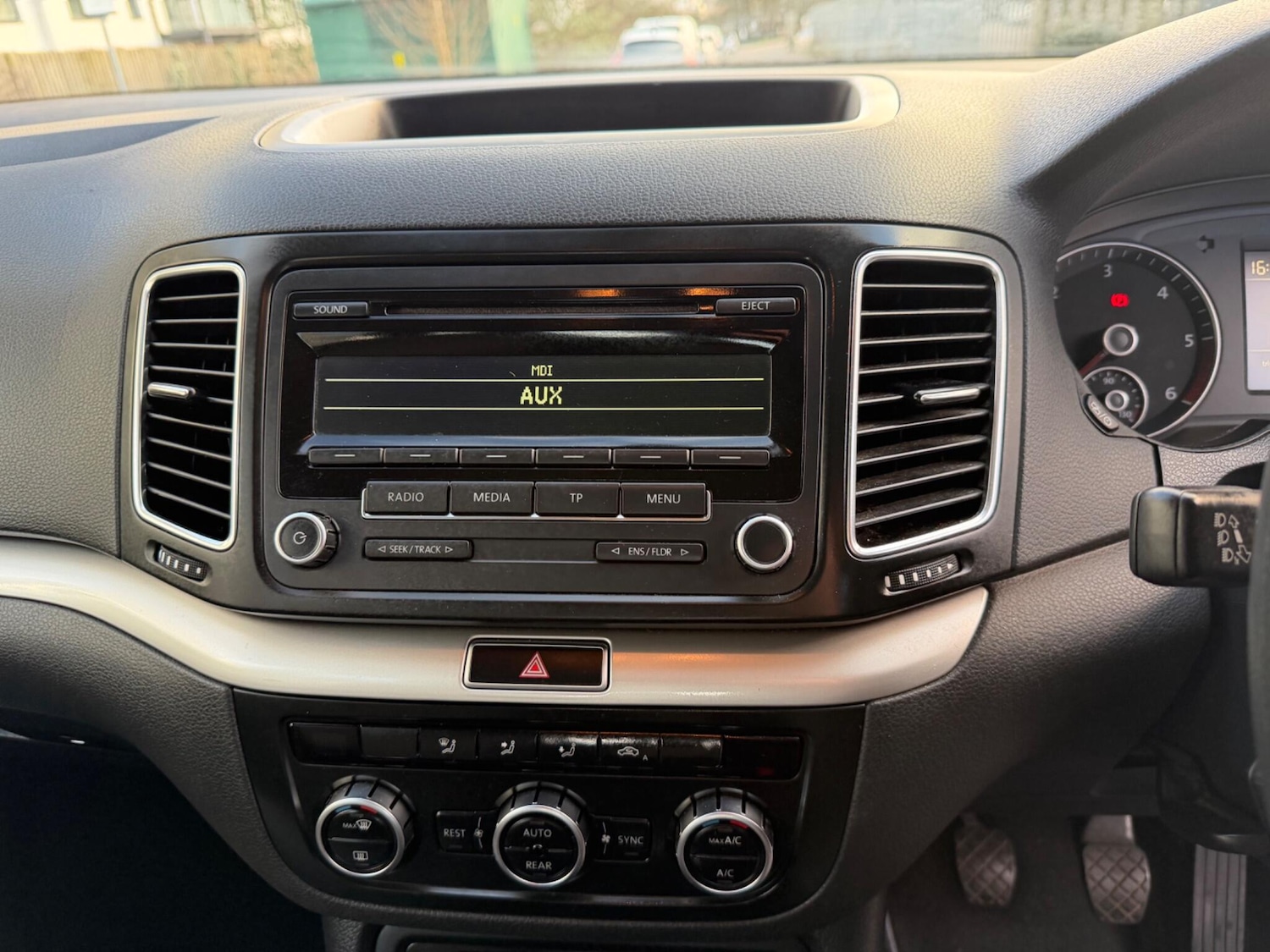 Used Volkswagen Sharan 2013 for sale - 77808651: Photo 31