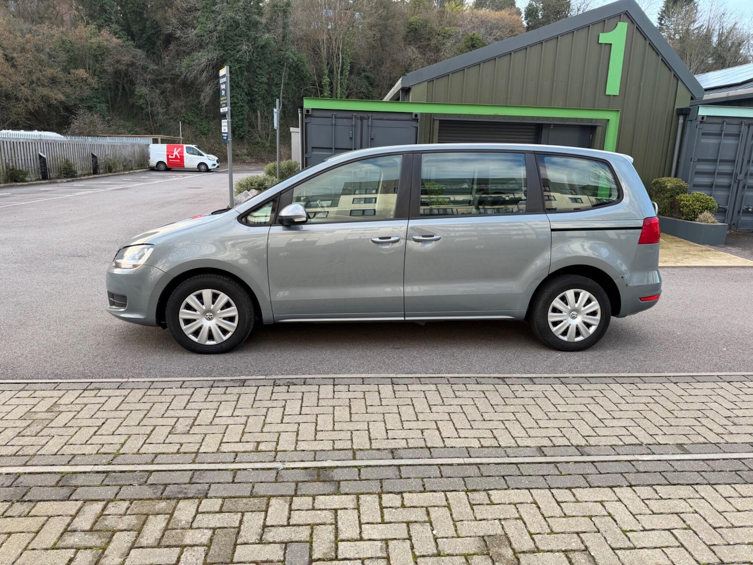 Used Volkswagen Sharan 2013 for sale - 77808651: Photo 4