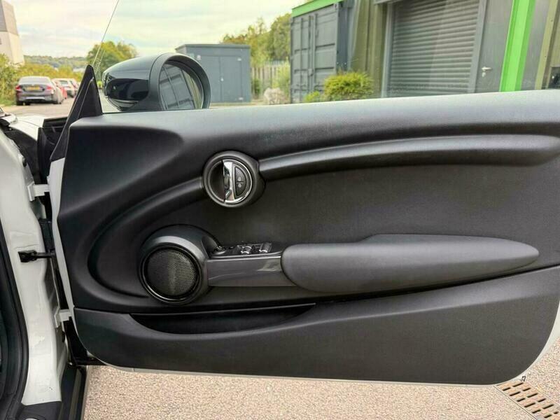 Used MINI Convertible 2019 for sale - 76108440: Photo 32