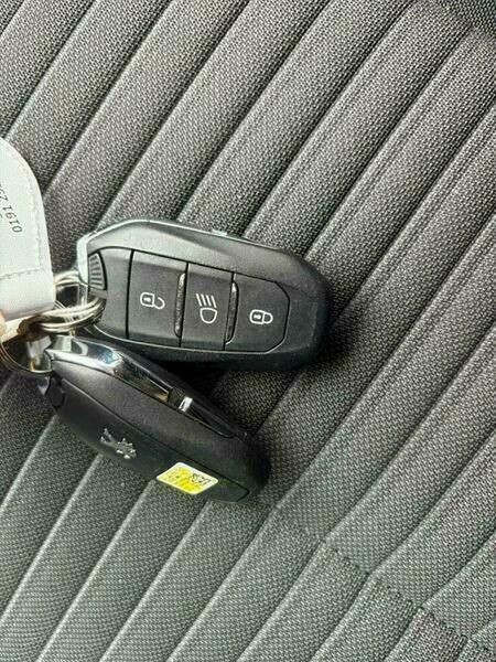 Used Peugeot 208 2022 for sale - 76572120: Photo 6