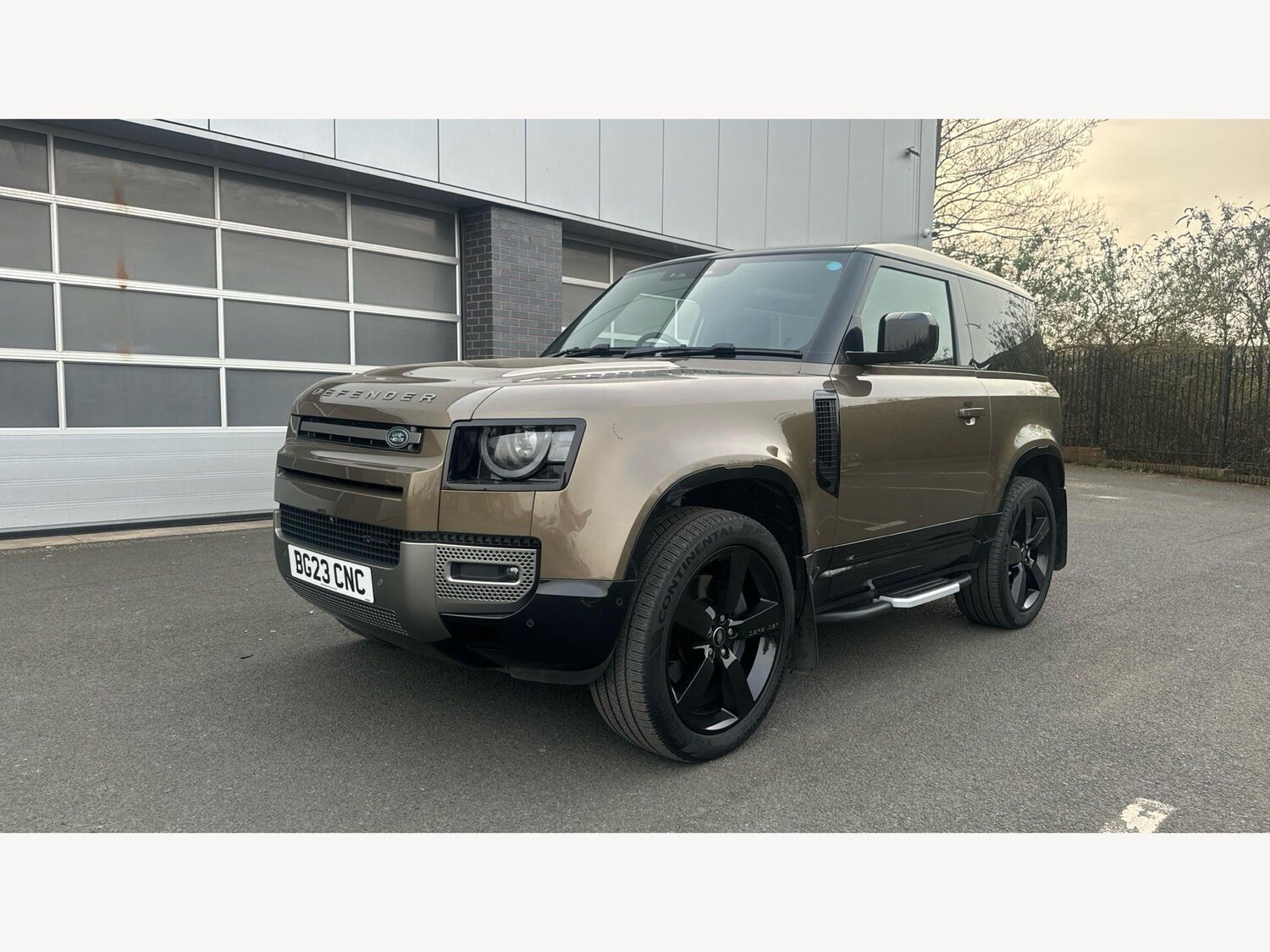 Used Land Rover Defender 90 for sale - 77982506: Photo 19