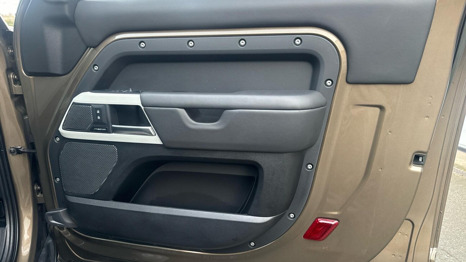 Used Land Rover Defender 90 for sale - 77982506: Photo 42