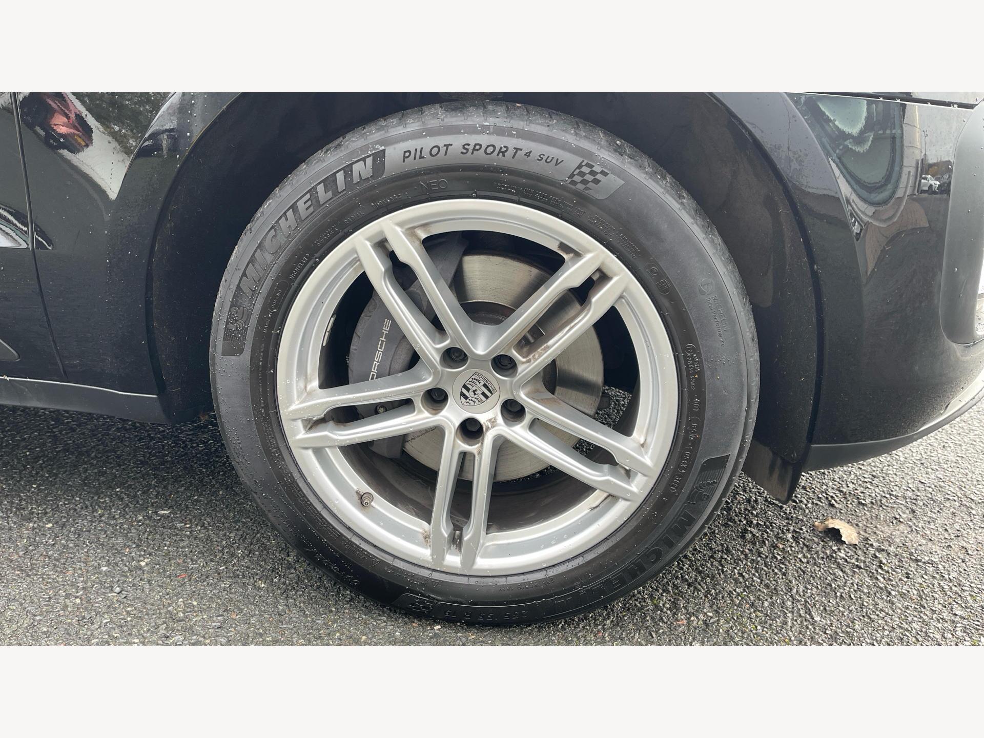 Used Porsche Macan 2021 for sale - 76753098: Photo 32