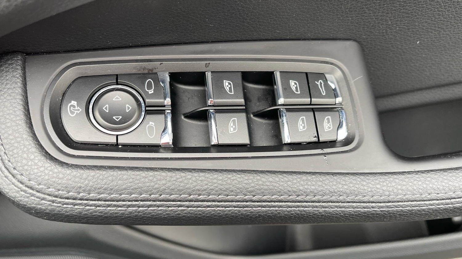 Used Porsche Macan 2021 for sale - 76753098: Photo 39