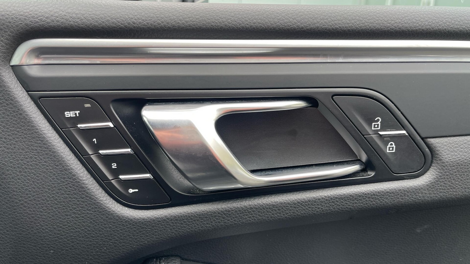 Used Porsche Macan 2021 for sale - 76753098: Photo 40