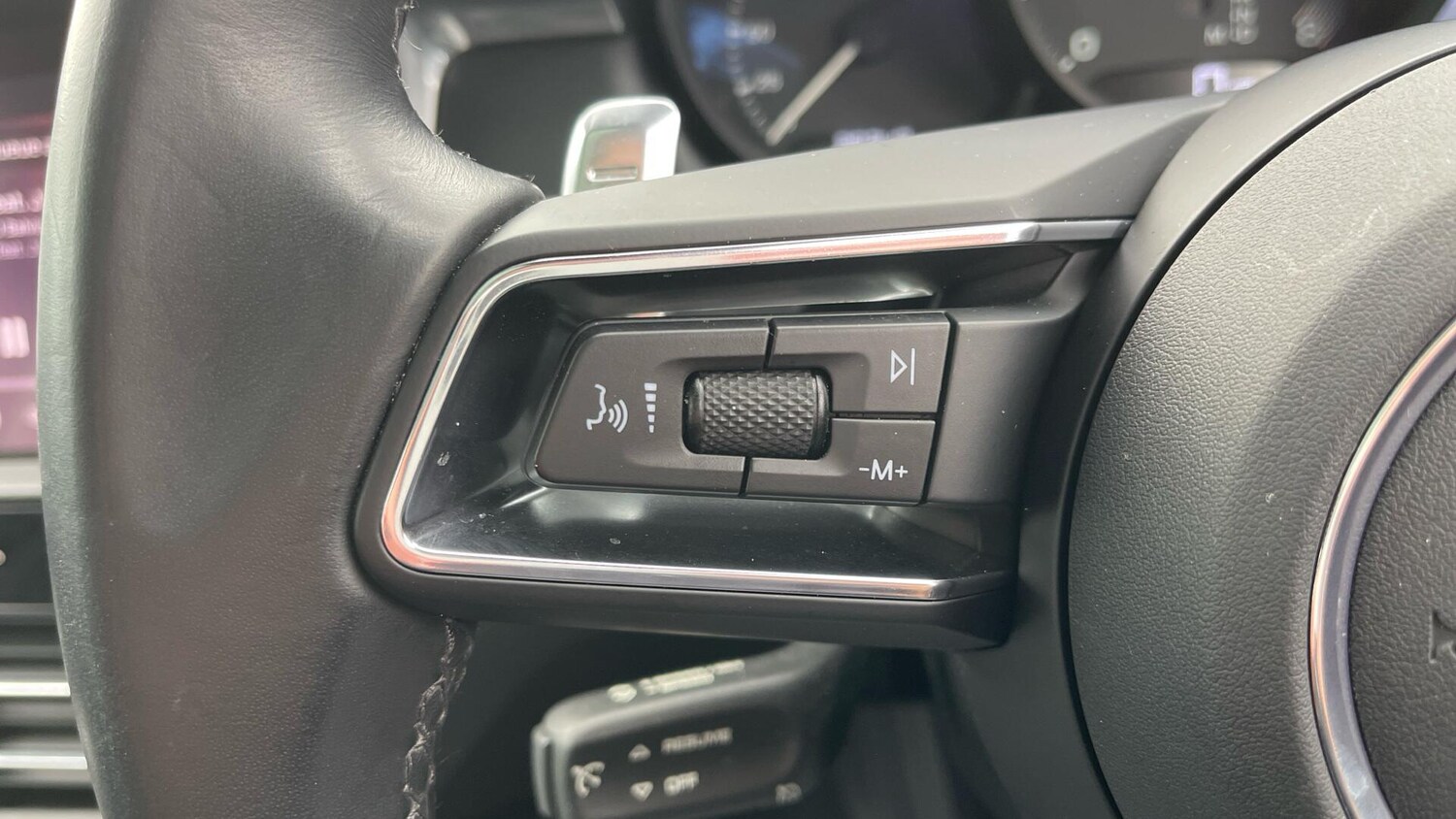 Used Porsche Macan 2021 for sale - 76753098: Photo 45