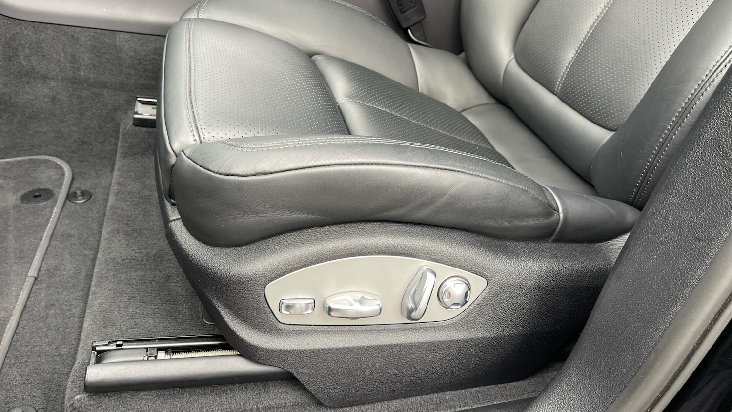 Used Porsche Macan 2021 for sale - 76753098: Photo 52