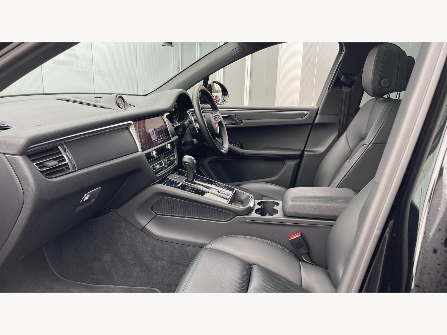 Used Porsche Macan 2021 for sale - 76753098: Photo 8