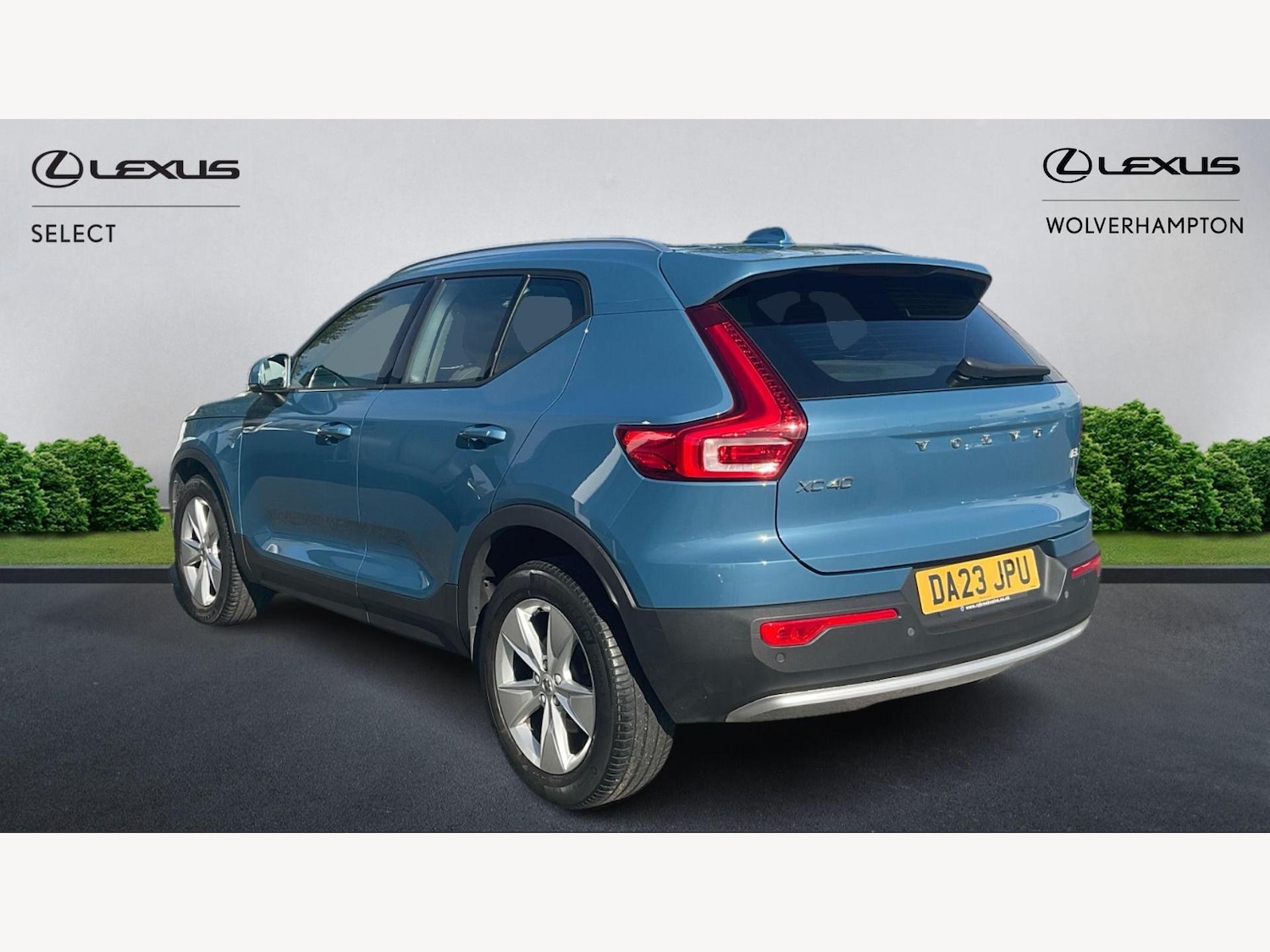 Used Volvo XC40 for sale - 76539001: Photo 2