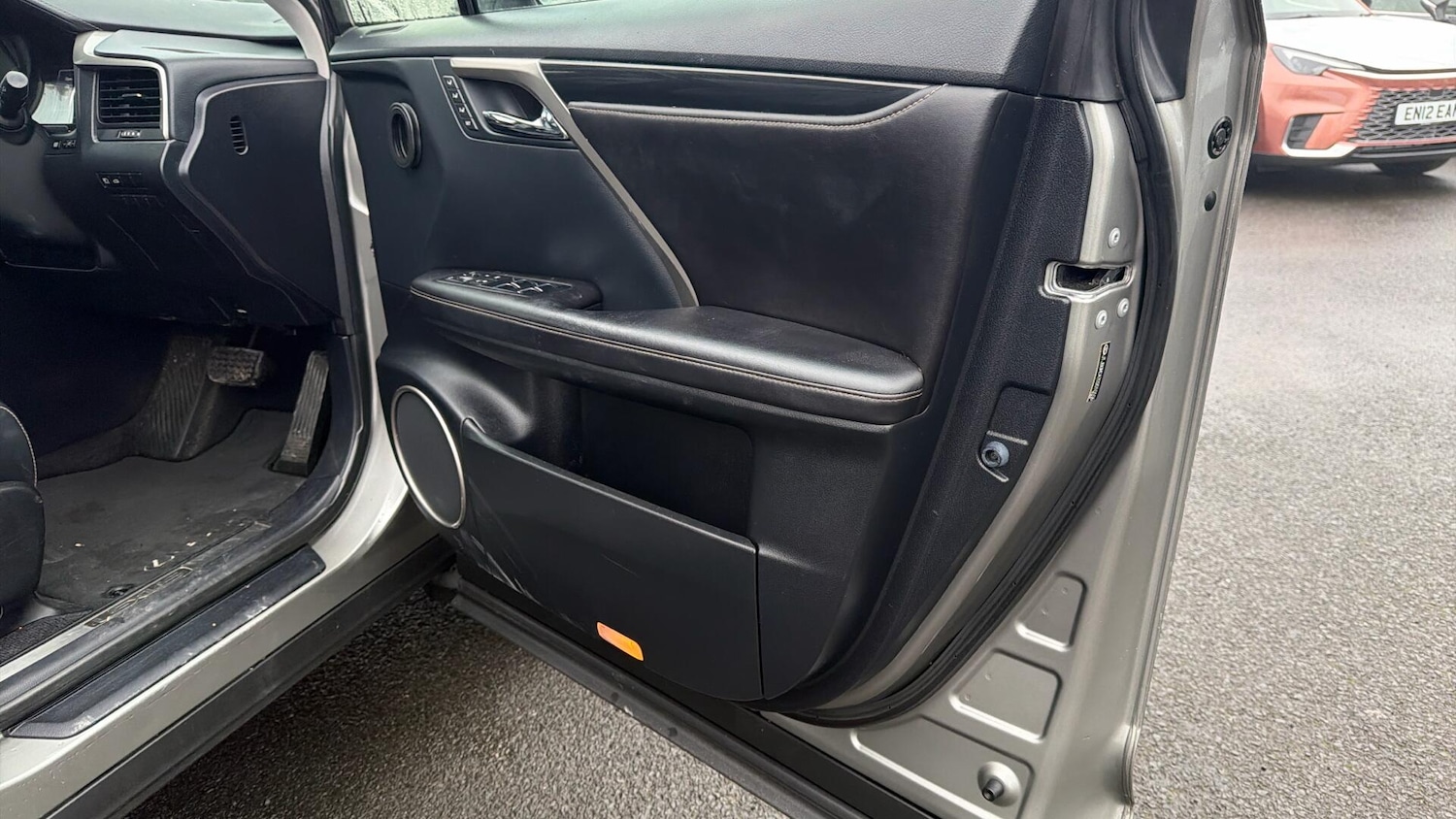 Used Lexus RX 2017 for sale - 77330932: Photo 45