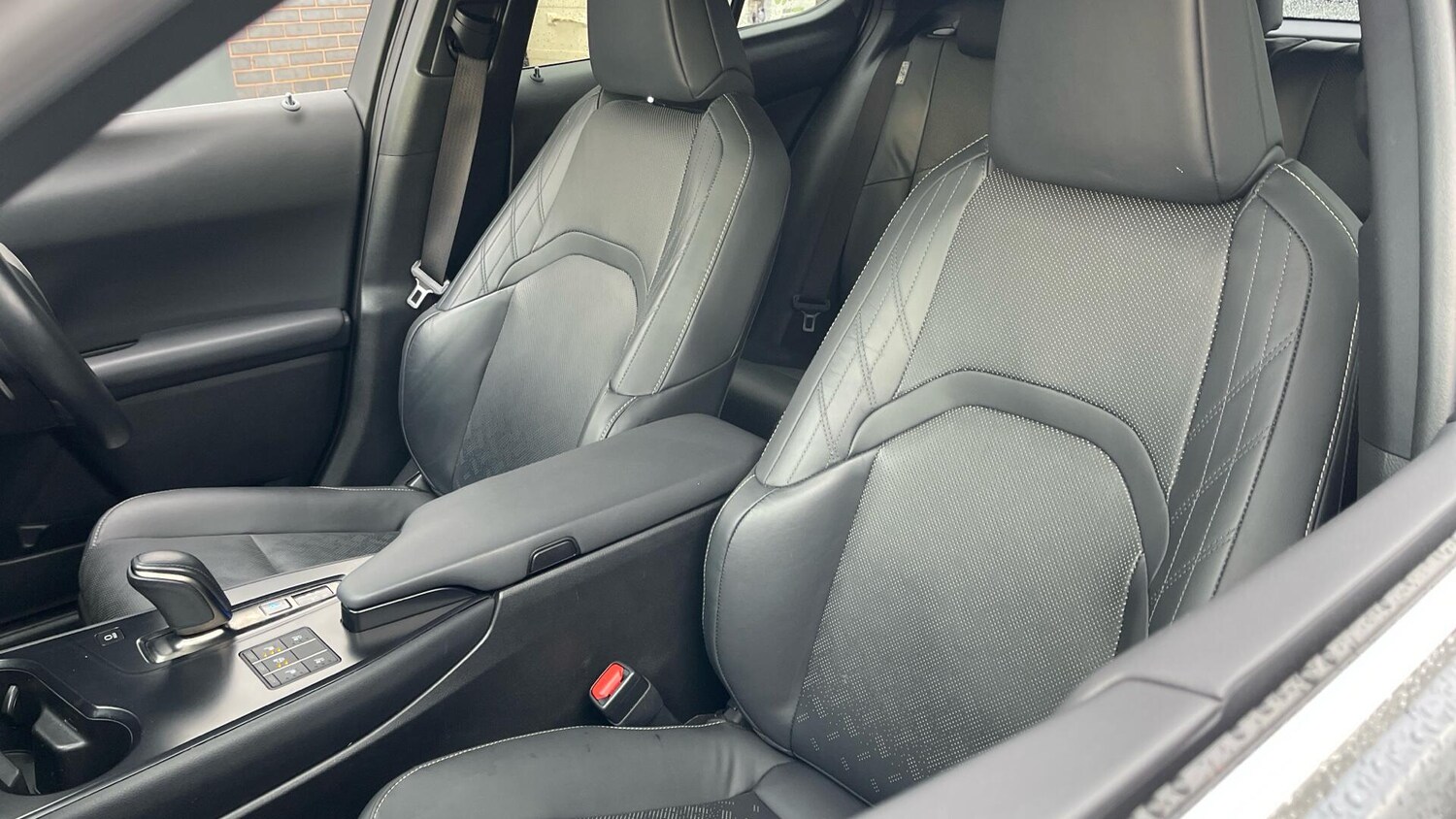 Used Lexus UX 2023 for sale - 77330993: Photo 33