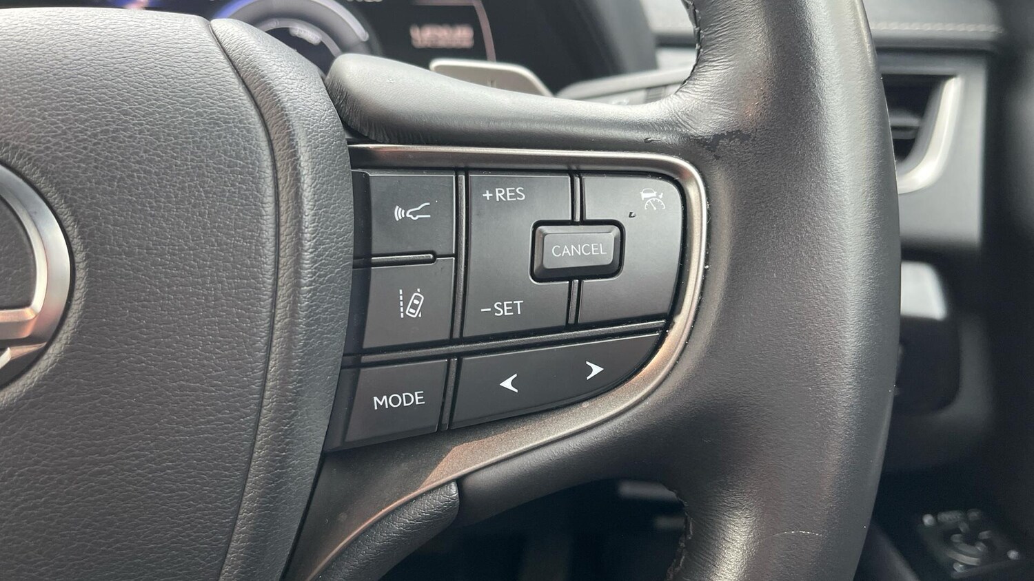 Used Lexus UX 2023 for sale - 77330993: Photo 38