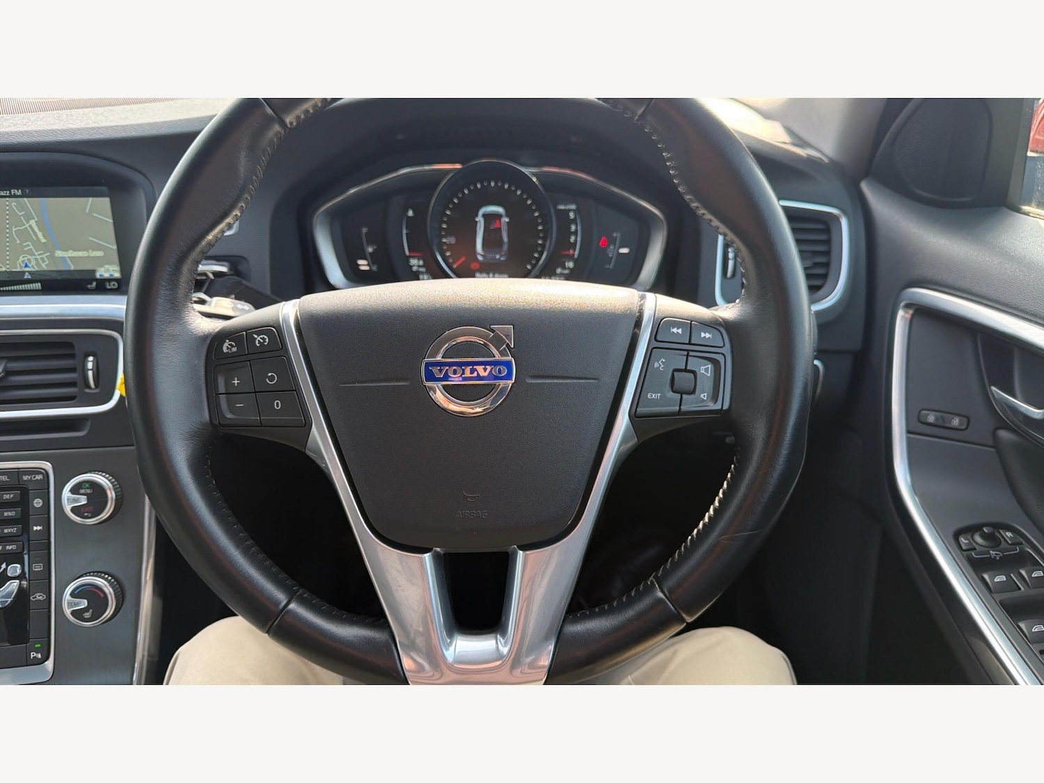 Used Volvo S60 2015 for sale - 77982385: Photo 10
