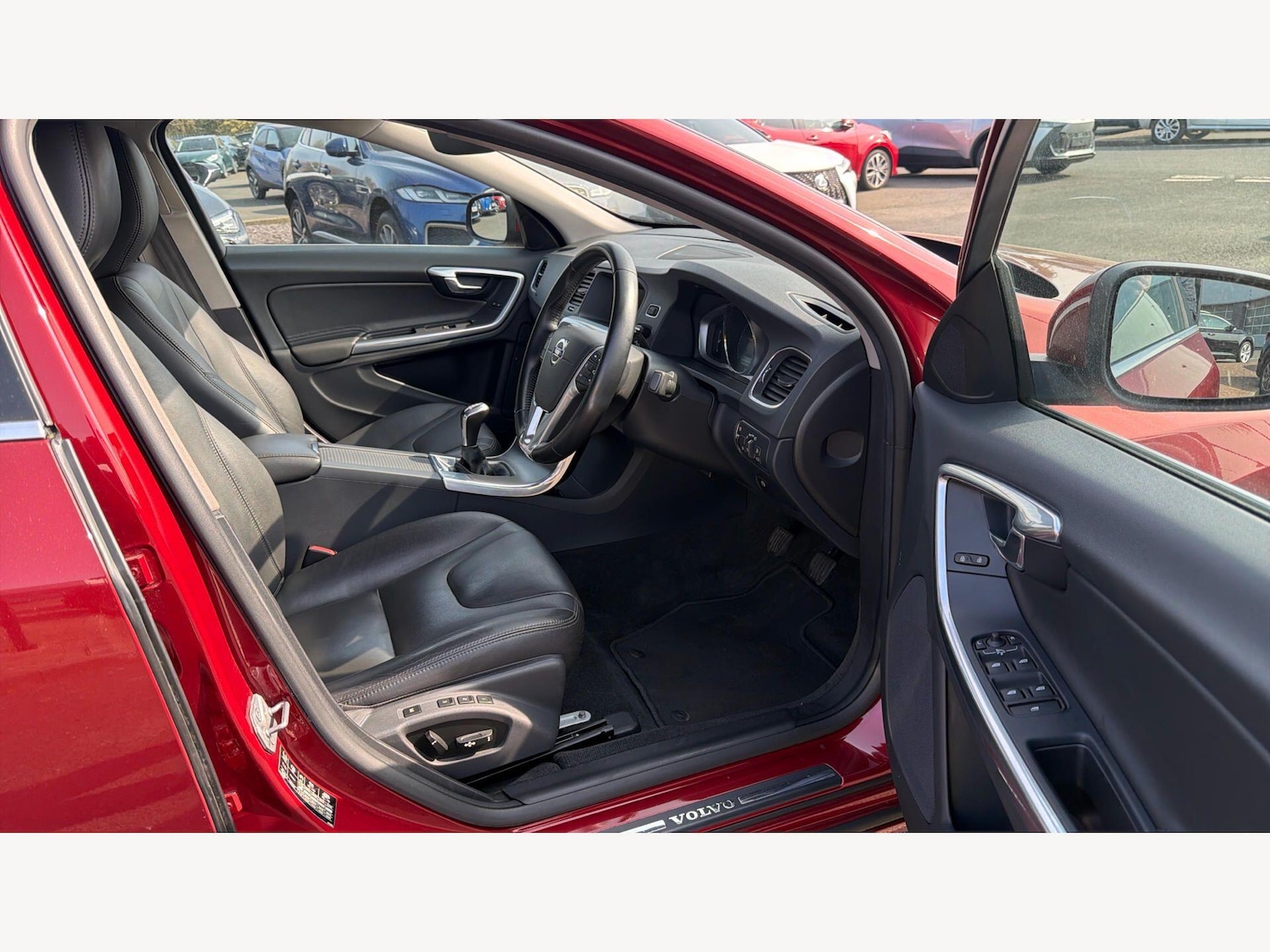 Used Volvo S60 2015 for sale - 77982385: Photo 15